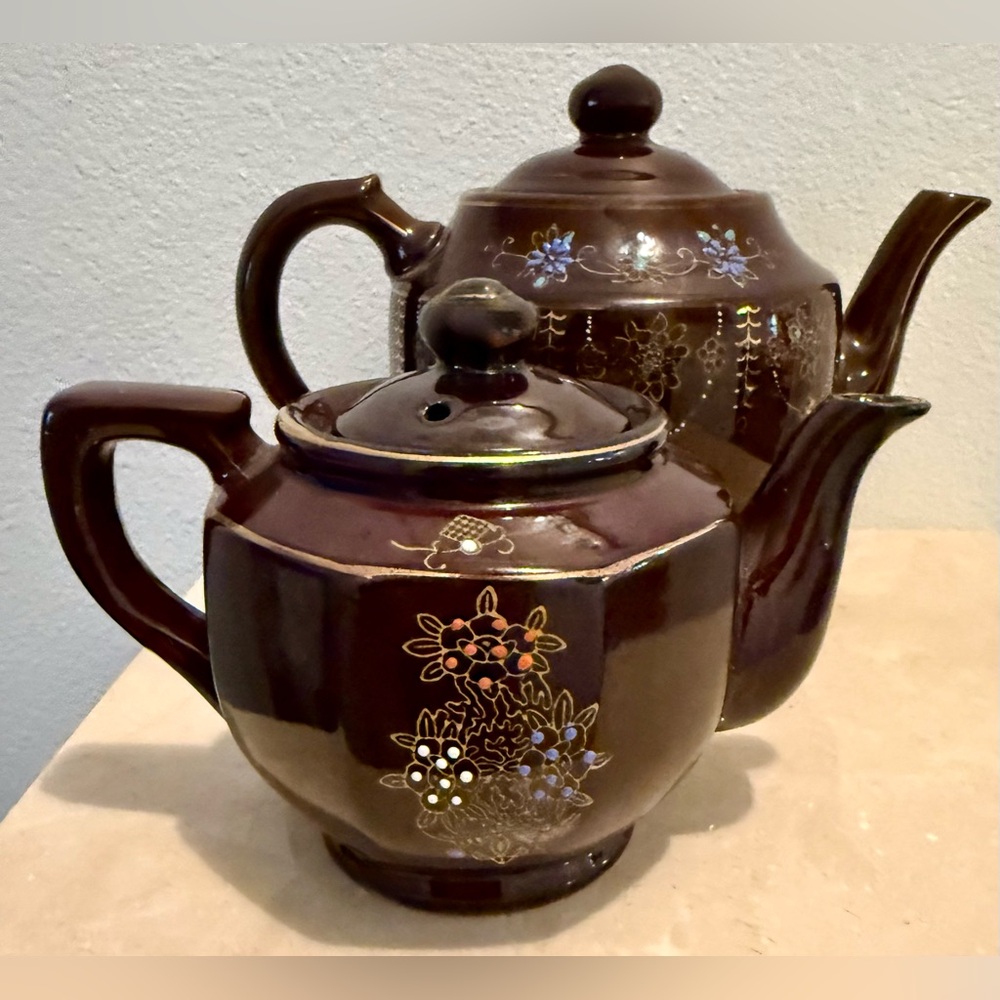 2 Moriage brown, hand painted tea pots. Circa 1940s Japan